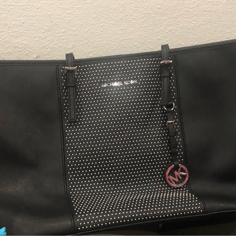MICHAEL KORS nice black original purse !!
